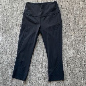 Lululemon crop leggings size 6